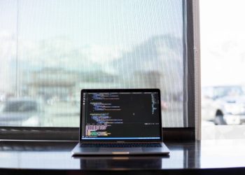 5 Reasons Why Python is a Perfect Language for ML and AI