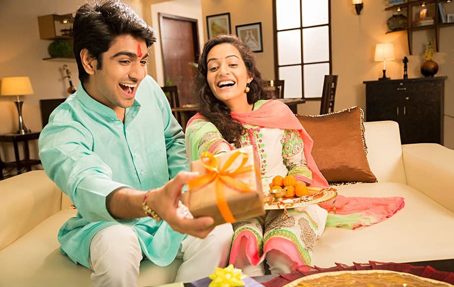 Fantastic Plans to Astonish your Elder Sister on Her Birthday