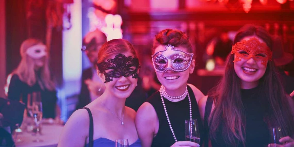 How To Dress Up For A Party?