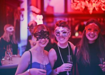 How To Dress Up For A Party?
