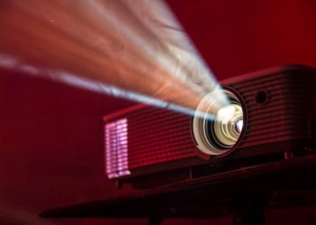 Advantages of interactive projector teaching