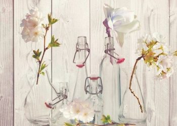 How to decorate room with candles and flowers
