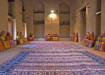 Where to Buy Arabic Majlis in Dubai?