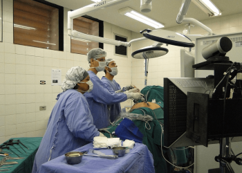 SYMPTOMS OF URETERAL STONES