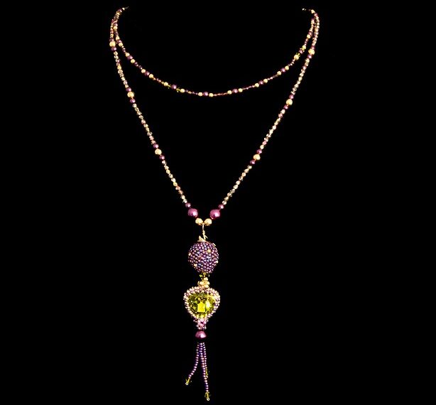 Wear a pendant to enhance your elegance