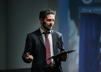 Top reasons to hire a motivational speaker