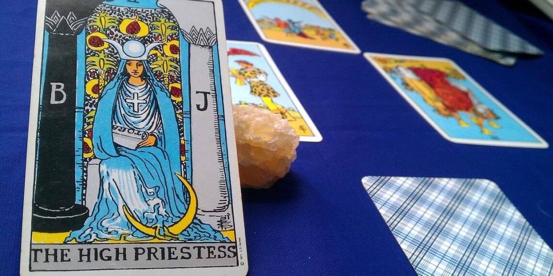 Some Wonderful Benefits Of Online Tarot Card Reading